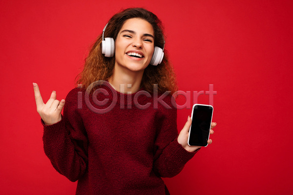 행복 한명 JPG 포토 해외이미지 MP3 긍정 노래 듣기 모바일 목업 블루투스 스마트폰 오디오 음악 이어폰 인터넷 자르기 핸드폰 헤드폰