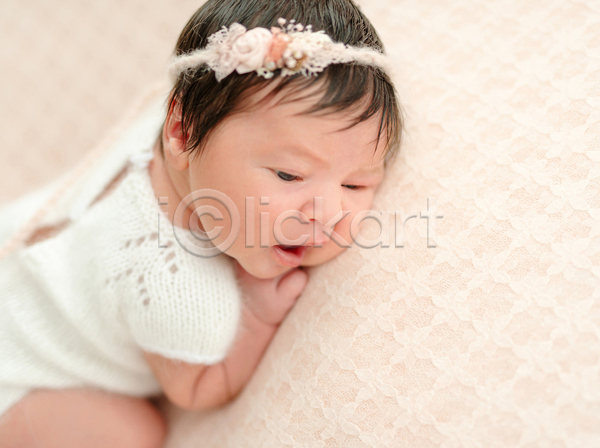 러블리 아기 여자 여자아기한명만 한명 JPG 포토 해외이미지 디자인 백그라운드 신생아 웃음 잠 장식