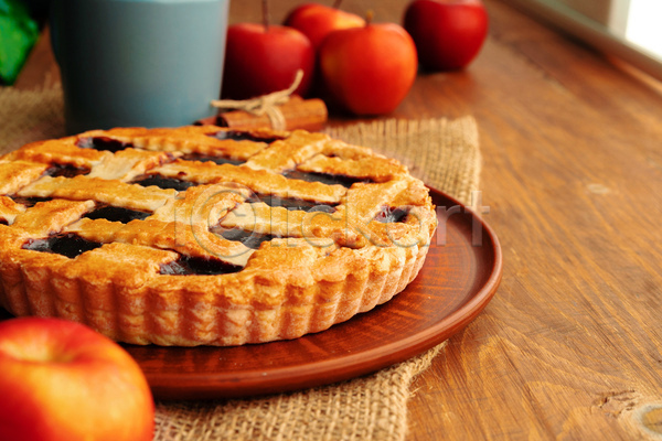 사람없음 JPG 포토 해외이미지 나무배경 디저트 라즈베리파이 사과 실내 파이(빵)