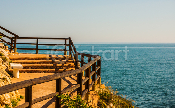 사람없음 JPG 포토 해외이미지 계단 바다 야외 여름(계절) 울타리 주간 풀(식물) 풍경(경치)