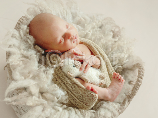 러블리 사람 아기 한명 JPG 포토 해외이미지 니트 바구니 신생아 양모 원형 잠 침대