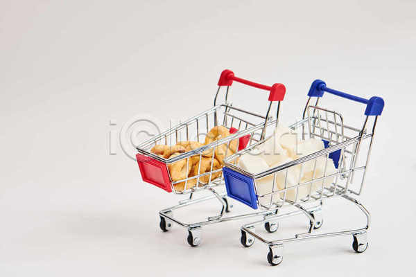 사람없음 JPG 포토 해외이미지 각설탕(식품) 미니어처 베이글 쇼핑 쇼핑카 실내 오브젝트 흰배경