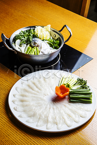 사람없음 JPG 포토 냄비 복어 복지리 식탁 실내 일본음식 접시 채소 해산물 회