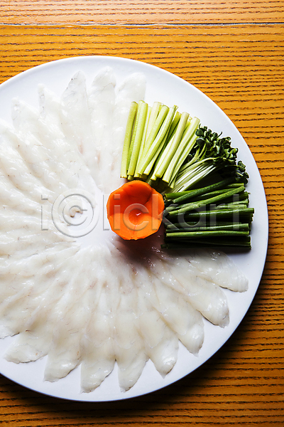 사람없음 JPG 포토 나무배경 복어 실내 일본음식 접시 채소 해산물 회