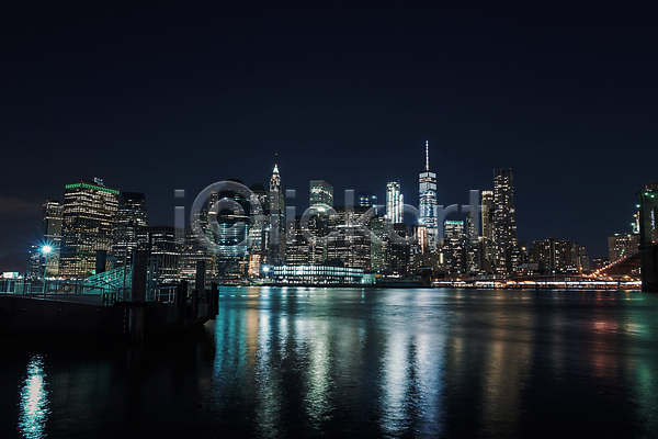 사람없음 JPG 포토 고층빌딩 뉴욕 도시 도시풍경 반사 빛 야간 야경 야외 해외풍경 허드슨강