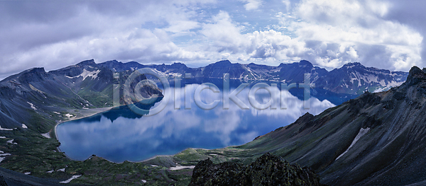 사람없음 JPG 포토 구름(자연) 반사 백두산 백두산천지 야외 전경 주간 천지 하늘 호수