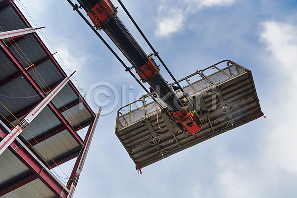 사람없음 JPG 로우앵글 포토 건설현장 공사 구름(자연) 사다리차 안전 야외 올리기 작업대 주간 중장비 철근구조물 하남 하늘