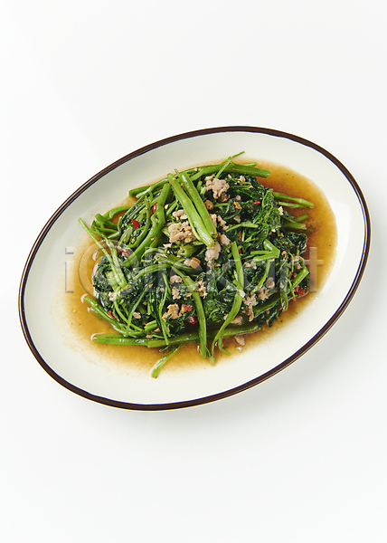 사람없음 JPG 포토 하이앵글 그릇 동남아음식 로컬푸드 모닝글로리볶음 실내 태국음식 흰배경