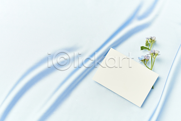 사람없음 JPG 포토 하이앵글 목업 백그라운드 스튜디오촬영 실내 실크 옥시 주름 질감 카드(감사) 카피스페이스 파란배경 하늘색