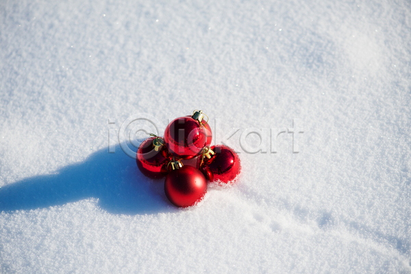 사람없음 JPG 포토 해외이미지 겨울 그림자 눈(날씨) 야외 오너먼트 주간 크리스마스장식