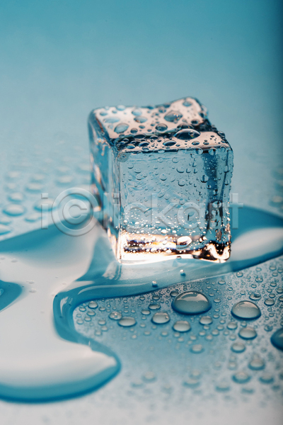 시원함 차가움 사람없음 JPG 포토 해외이미지 녹음(녹이기) 물 얼음 큐브 투명
