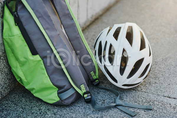 사람없음 JPG 포토 해외이미지 백팩 사이클링 스포츠용품 아스팔트(도로) 야외 주간 헬멧