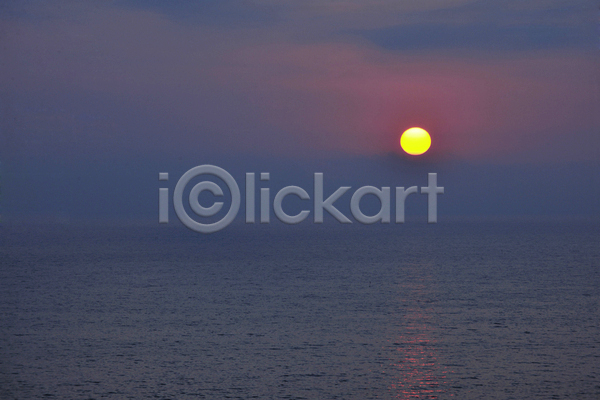 사람없음 JPG 포토 해외이미지 맑음 바다 아침 야외 일출 자연 태양 파도 풍경(경치) 하늘 햇빛