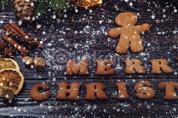 사람없음 JPG 포토 해외이미지 나무배경 눈(날씨) 메리크리스마스 실내 진저맨 진저쿠키 쿠키 크리스마스