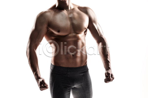 남자 백인 성인 성인남자한명만 한명 JPG 앞모습 포토 해외이미지 근육질 보디빌더 상반신 실내 역광 주먹 흰배경