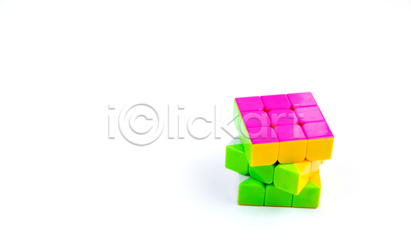스트레스 클래식 사람없음 3D JPG 포토 해외이미지 3 게임 고립 교육 노력 놀이 뇌 마음 모양 문제 문제풀이 블록 빨간색 상자 생각 속도 수학 싱글 어려운 장난감 정사각형 주사위 지능 치수 컨셉 컬러풀 큐브 파란색 퍼즐 해결 흰색