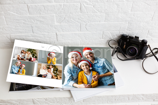 추억(회상) 사람없음 JPG 포토 해외이미지 가족 가족사진 실내 앨범 오브젝트 오픈 카메라 크리스마스