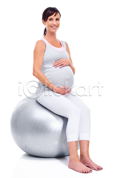 성인 성인여자한명만 여자 한명 JPG 옆모습 포토 해외이미지 감싸기 실내 앉기 요가 요가복 임산부 임산부요가 전신 짐볼 흰배경