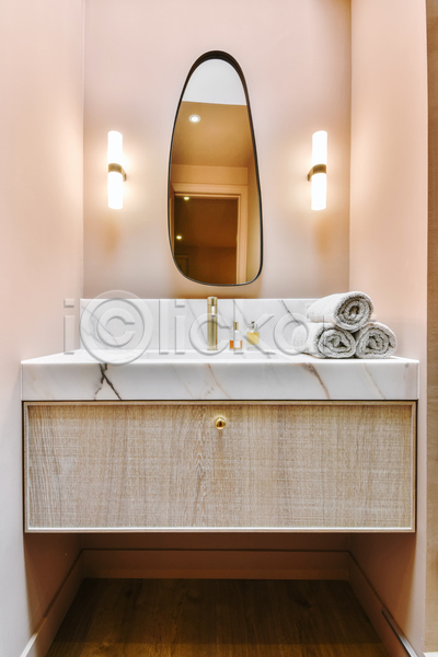 깨끗함 사람없음 JPG 포토 해외이미지 거울 세면대 수건 실내 인테리어 화장실
