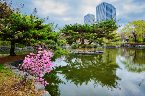 동양인 사람없음 JPG 포토 해외이미지 건물 고층빌딩 공원 나무 물 반사 배너 서울 식물 아시아 연못 파노라마 한국
