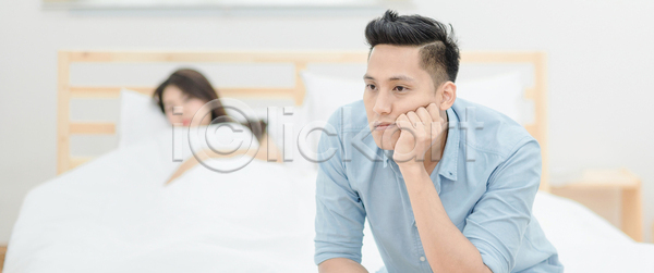 분노 불만 사랑 스트레스 슬픔 짜증 남자 동양인 두명 백인 사람 성인 여자 JPG 포토 해외이미지 2 가족 결혼 관계 금발 남편 말다툼 문제 실내 싸움 아내 아빠 아시아 위기 이혼 주택 충돌 침실 커플 트러블 해외포토