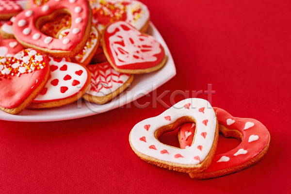 사랑 사람없음 JPG 포토 해외이미지 발렌타인데이 빨간색 쌓기 쿠키 프로스팅 하트