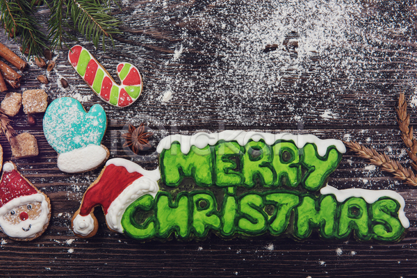 사람없음 JPG 포토 해외이미지 나무배경 메리크리스마스 산타모양 산타모자 슈가파우더 실내 진저쿠키 쿠키 크리스마스