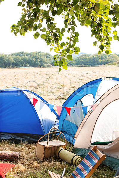 사람없음 JPG 포토 해외이미지 맑음 봄 시골 야외 야외의자 여름(계절) 캠핑 캠핑장 텐트 해외202004 햇빛