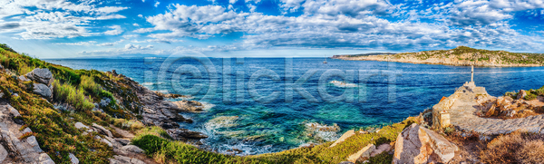 사람없음 JPG 포토 해외이미지 건물 도시 도시풍경 만 물 바다 바위 백그라운드 산타클로스 섬 여름 여행 유럽 이탈리아 자연 주택 지중해 타운 파노라마 파란색 풍경 하늘 해외포토 휴가