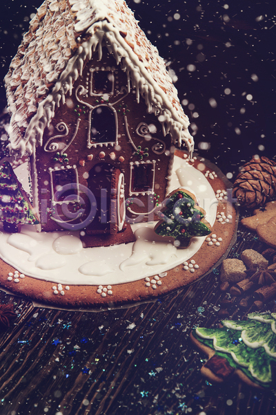 사람없음 JPG 포토 해외이미지 과자집 나무배경 눈(날씨) 실내 쿠키 크리스마스 크리스마스트리모양쿠키