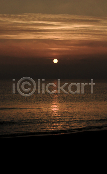 사람없음 JPG 포토 해외이미지 구름(자연) 바다 스페인 아침 알리칸테 야외 일출 자연 태양 풍경(경치) 하늘 햇빛
