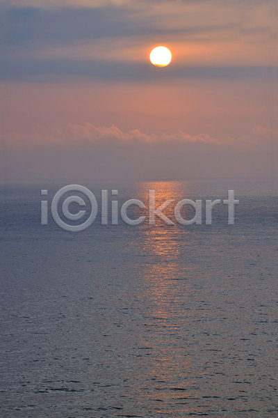 사람없음 JPG 포토 해외이미지 구름(자연) 맑음 바다 아침 야외 일출 자연 태양 파도 풍경(경치) 하늘 햇빛