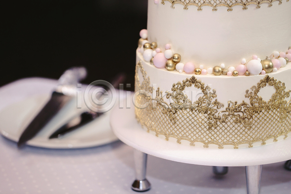 사람없음 JPG 포토 해외이미지 결혼 금장식 꽃 빵칼 스프링클 웨딩케이크 장식 케이크