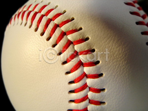 사람없음 JPG 포토 해외이미지 가죽 게임 공 레이스(직물) 빨간색 스포츠 야구 오브젝트 원형 흰색