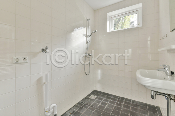 깨끗함 사람없음 JPG 포토 해외이미지 샤워기 세면대 실내 욕실 인테리어 창문 화장실