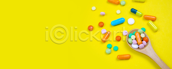 고통 보호 위험 사람없음 JPG 포토 해외이미지 가면 감염 건강 경고 과학 긴급 노란색 면역력 바이러스 박테리아 백그라운드 백신 안전 알약 약 열 오브젝트 오염 위생관리 의사 인플루엔자 장비 전염병 주사기 질병 청진기 치료 컨셉 파란색 해외포토 호흡기관