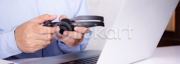 마케팅 남자 한명 JPG 포토 해외이미지 가르침 강의 공책 관리 관찰 교실 교육 네트워크 노트북 동영상 디지털 멀티미디어 배너 비즈니스 사이버 세미나 소셜 수업 스터디 실내 오디오 온라인 온라인강의 웨비나 웹 이어폰 인터넷 잡기 정보 책상 컴퓨터 텔레마케팅 통신 해외포토 헤드폰 회의