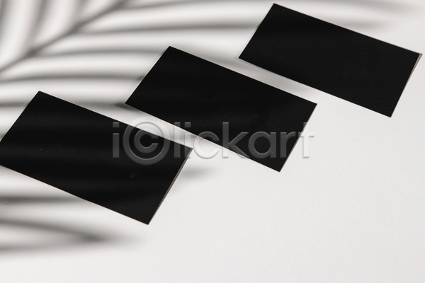 사람없음 JPG 포토 해외이미지 검은색 그림자 명함 목업 실내 종이 카드