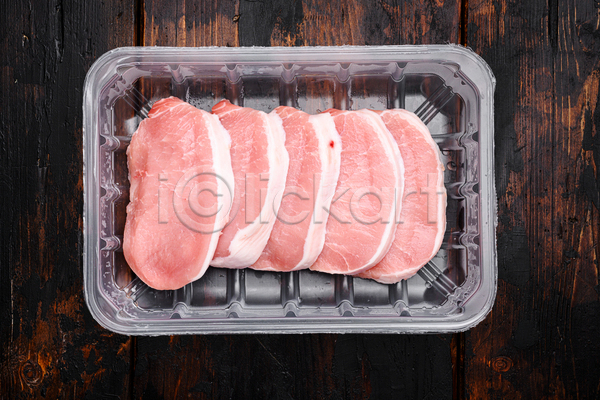 사람없음 JPG 포토 하이앵글 해외이미지 돼지고기 생고기 식재료 용기(그릇) 포장용기 플라스틱