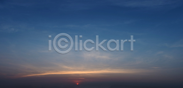 평화 사람없음 JPG 포토 해외이미지 계절 구름 날씨 물 바다 반사 백그라운드 벽지 봄 뷰티 빛 야외 여름 여행 오렌지 우주 자연 장면 저녁 천국 추상 컬러풀 태양 파란색 패턴 풍경 하늘 해외포토 햇빛 환경 흰색