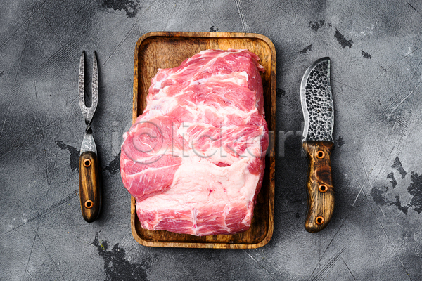 사람없음 JPG 포토 하이앵글 해외이미지 나무쟁반 돼지고기 생고기 식재료 식칼 포크