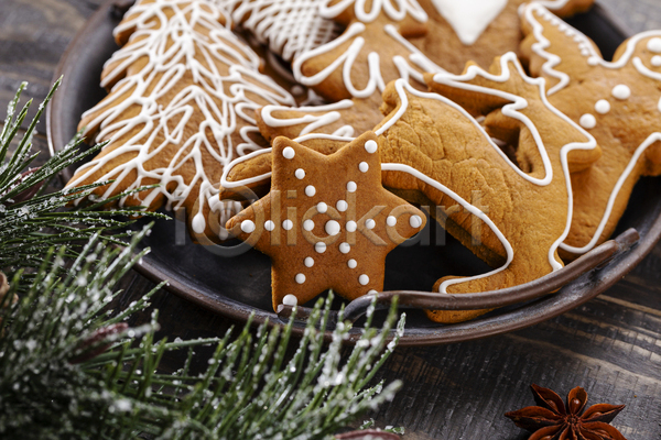 사람없음 JPG 포토 해외이미지 나무배경 별 별모형 사슴모양 실내 잎 쿠키 크리스마스 크리스마스용품