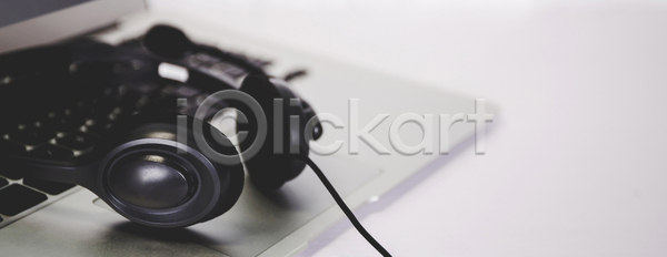 마케팅 사람없음 JPG 포토 해외이미지 가르침 강의 공책 관찰 교실 교육 네트워크 노트북 동영상 디지털 멀티미디어 배너 비즈니스 사이버 세미나 소셜 수업 스크린 스터디 실내 연결 오디오 온라인 온라인강의 웨비나 웹 이어폰 인터넷 정보 직업 책상 컨셉 컴퓨터 텔레마케팅 통신 해외포토 헤드폰 회의