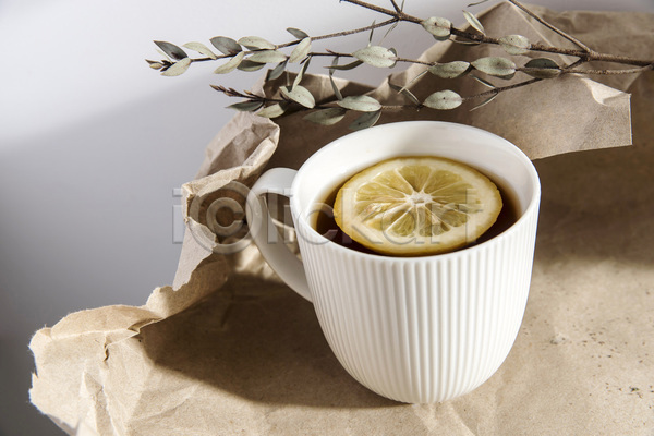 사람없음 JPG 포토 해외이미지 레몬 유칼립투스 종이 차(음료) 찻잔 탁자 회색배경