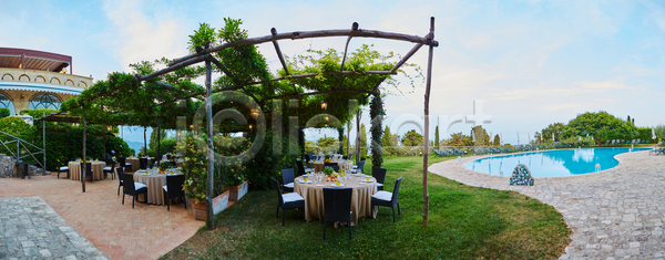 사람없음 JPG 포토 해외이미지 건물 건축양식 꽃 나무 남쪽 낭만 바다 뷰티 빌라 산 식물 언덕 여행 여행객 옛날 우산 유럽 이탈리아 정원 지중해 초록색 타운 파란색 하늘 해외포토 호텔 휴가 휴양지