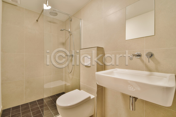 사람없음 JPG 포토 해외이미지 거울 변기 샤워기 샤워부스 세면대 실내 심플 욕실 인테리어 화장실