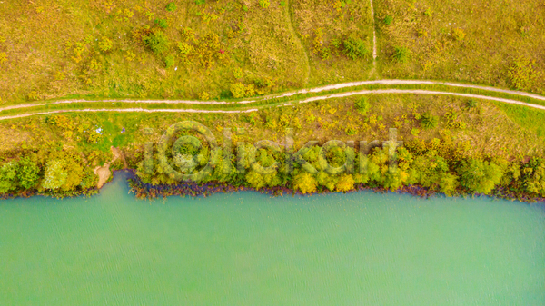 사람없음 JPG 포토 항공촬영 해외이미지 가을(계절) 강 고속도로 나무 도로 백그라운드 숲 야외 여행 자연 초록색 풍경(경치) 하늘 호수
