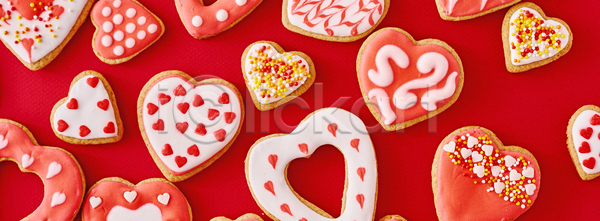 사랑 사람없음 JPG 포토 하이앵글 해외이미지 발렌타인데이 빨간색 스프링클 쿠키 프로스팅 하트
