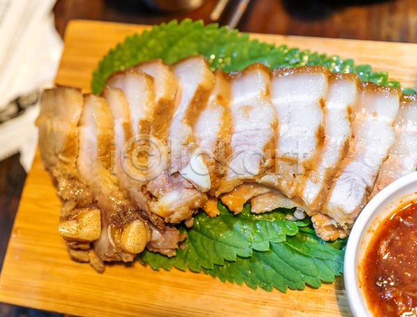 사람없음 JPG 포토 해외이미지 깻잎 돼지고기 보쌈 슬라이스 실내 한식