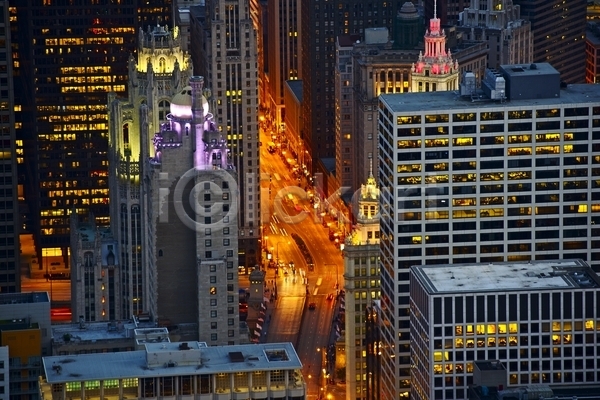 사람없음 JPG 포토 해외이미지 건물 고층빌딩 도시 도시풍경 미국 시카고 야간 야경 야외 자동차